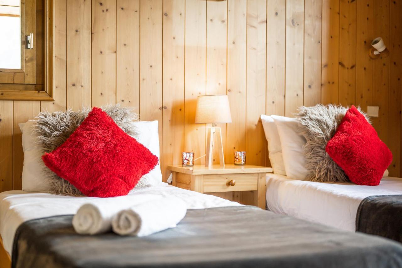 Chalet Himalaya , 10 Person Chalet With 5 Ensuite Bedrooms And Outdoor Jacuzzi In Meribel Centre Exteriér fotografie